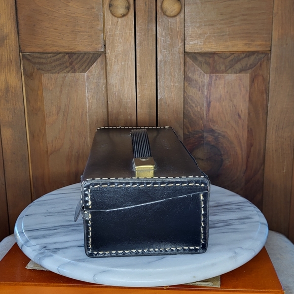 Black Cassette Carry Case - Picture 5 of 13